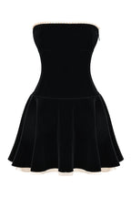 Marilla | Plush Black Velvet Strapless Mini Dress